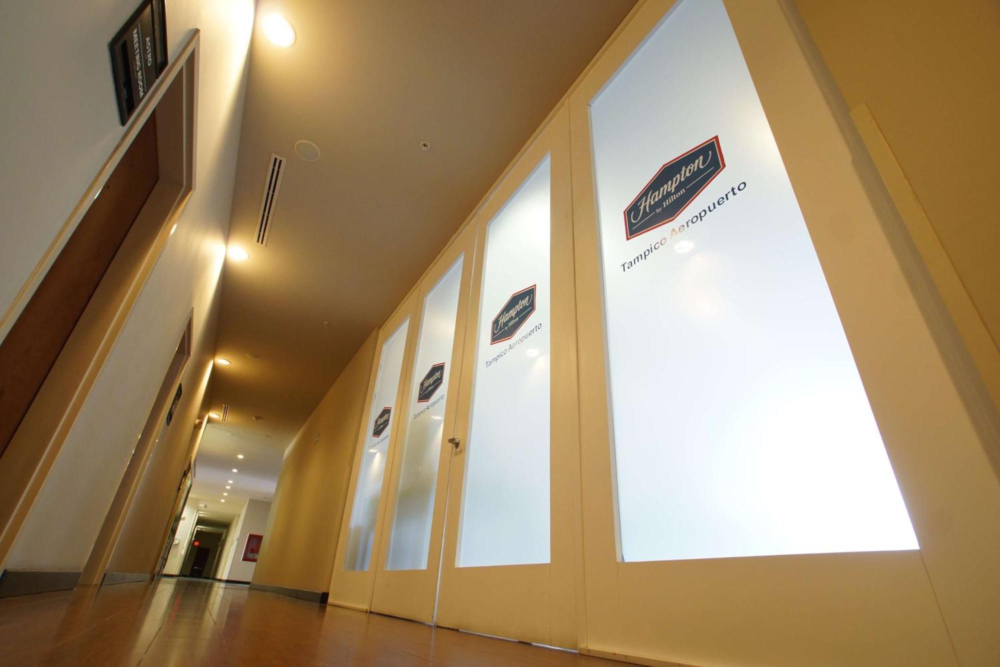 Hampton Inn Tampico Airport Esterno foto
