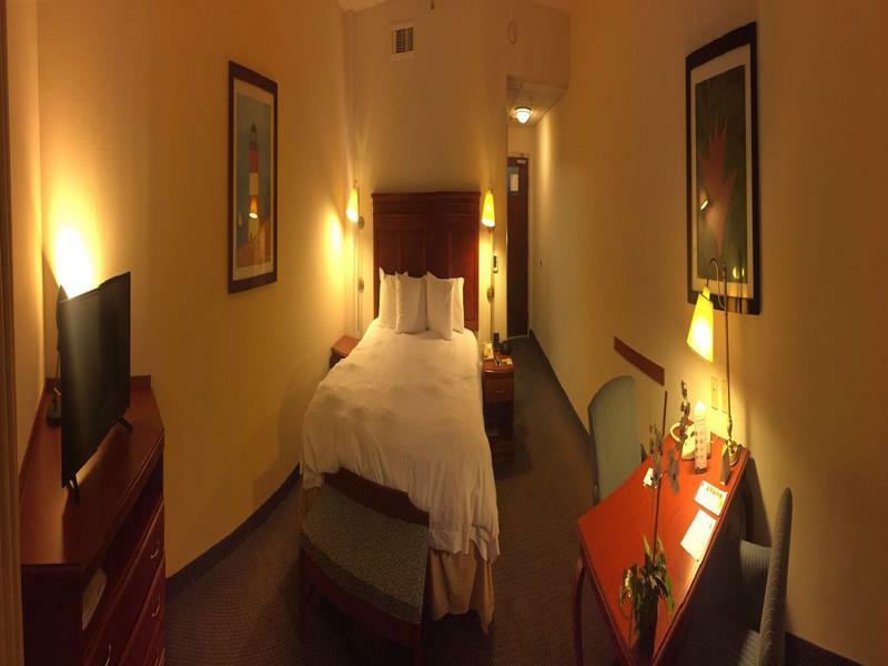 Hampton Inn Tampico Airport Esterno foto